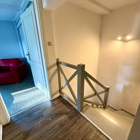 Corner House 아파트 *