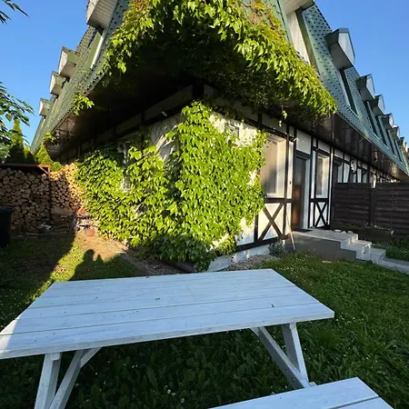 Corner House 아파트