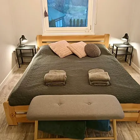 아파트 Corner House